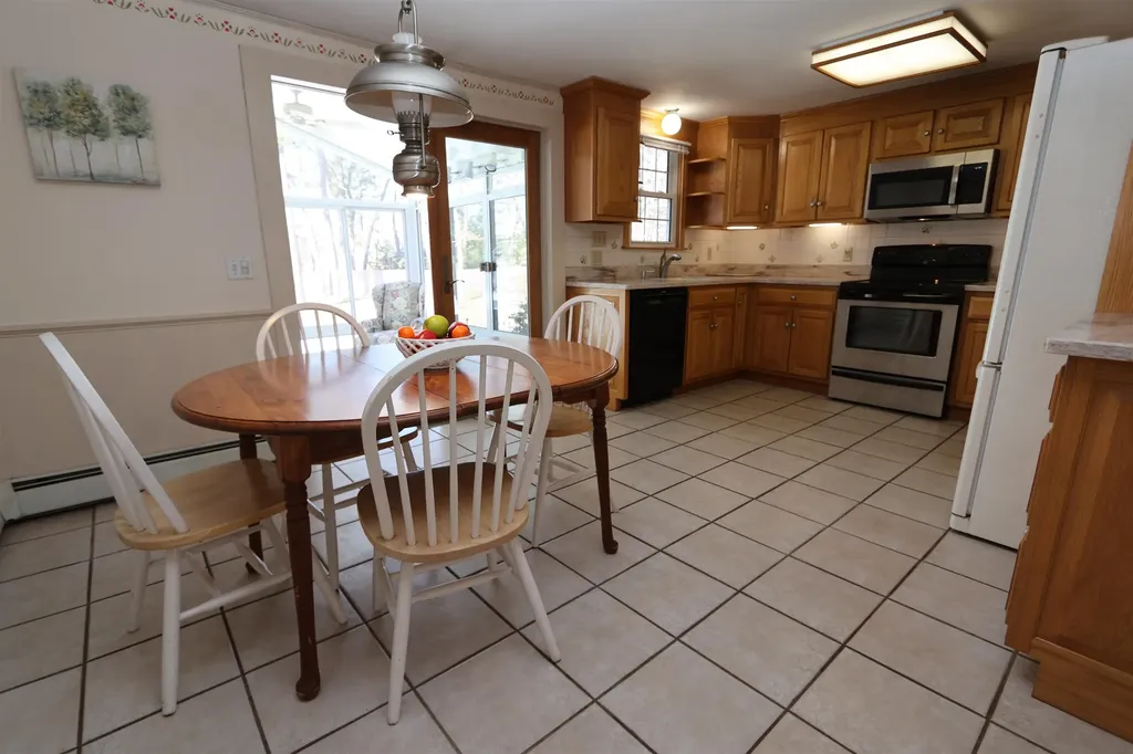 53 Wadleigh Point Road Kingston NH 03848