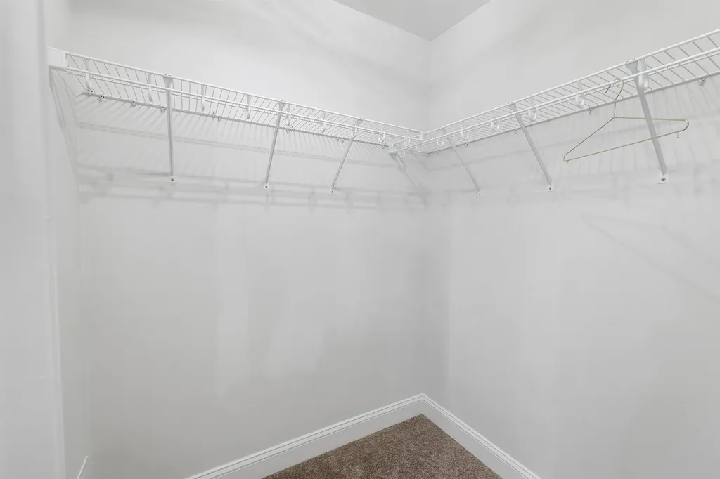 3-B Mustang Drive Litchfield NH 03052