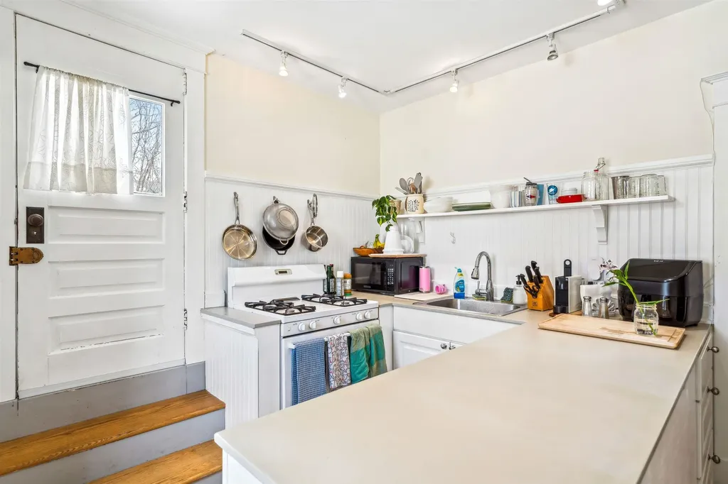 128 N Main Street Lebanon NH 03784