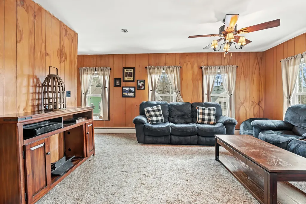 28 Church Street Hillsborough NH 03244