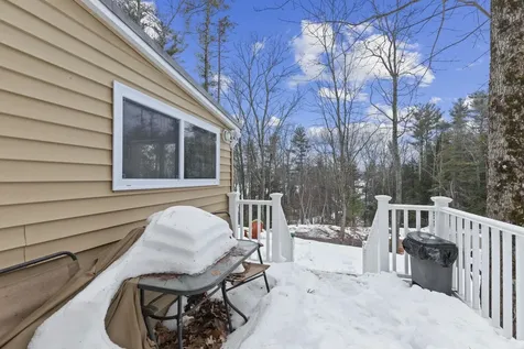 17 Cheryl Lane Northwood NH 03261