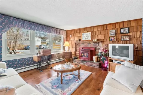 17 Tel Road Bennington VT 05201