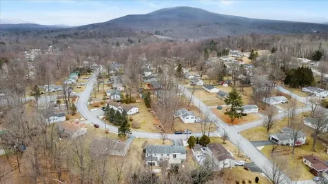 17 Tel Road Bennington VT 05201