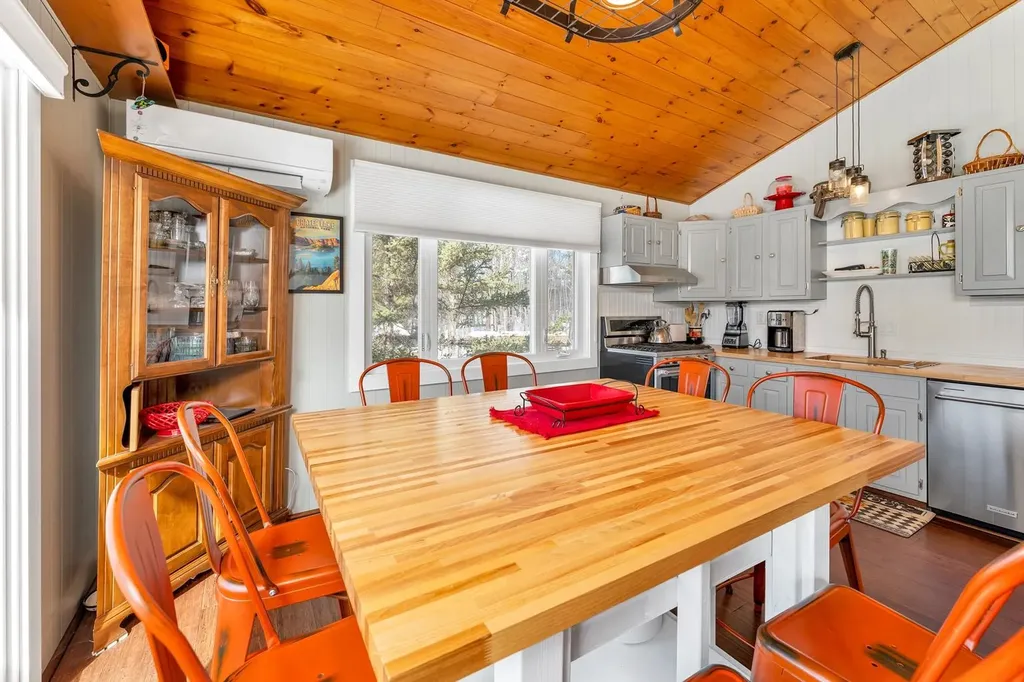 11 Avocado Lane Gilford NH 03249