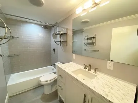 6 Lancelot Court Salem NH 03079