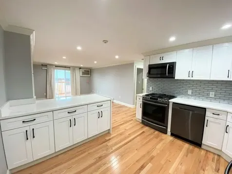 6 Lancelot Court Salem NH 03079