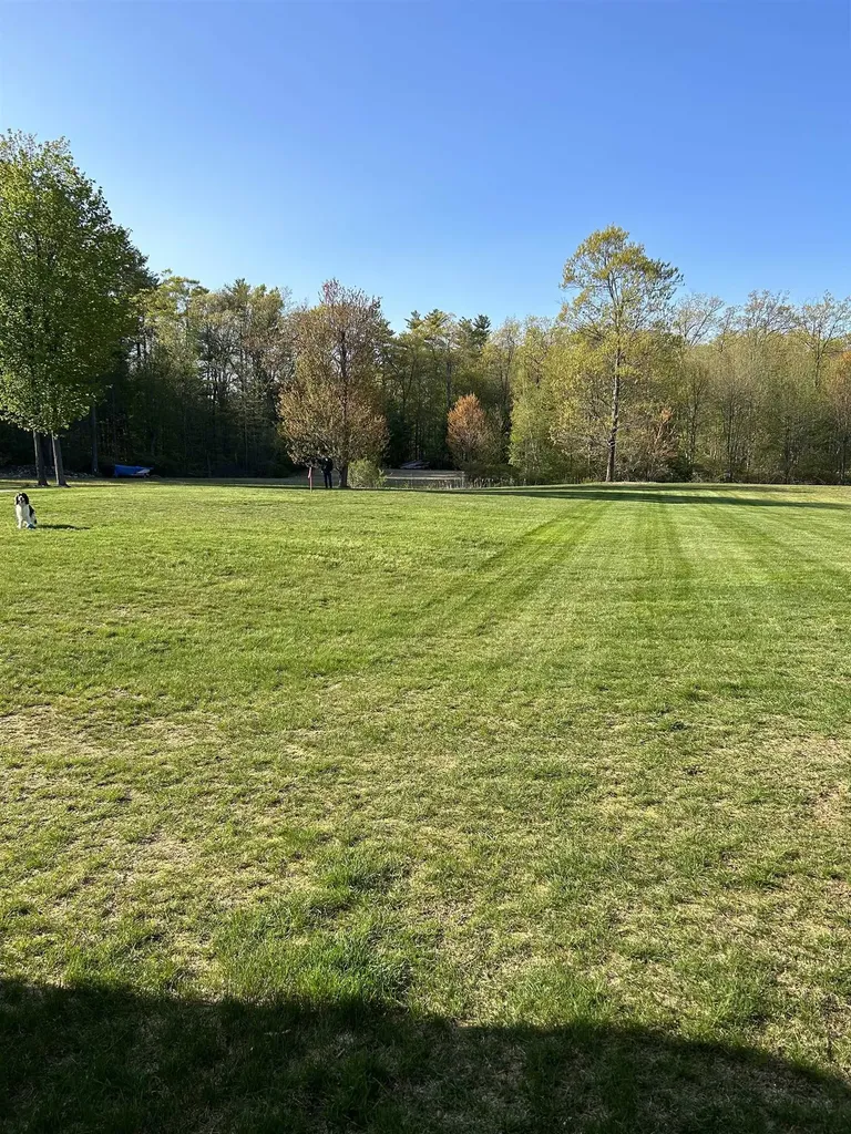 51 Pond Street Newton NH 03858