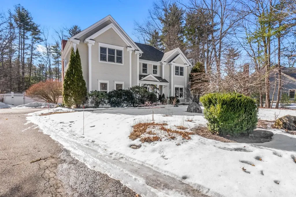 6 Amberwood Drive Exeter NH 03833