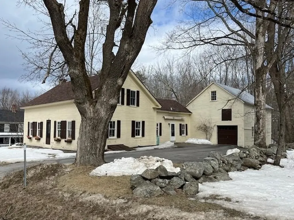 16 Middleton Road Wolfeboro NH 03894