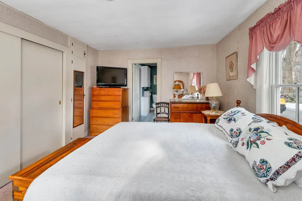 16 Middleton Road Wolfeboro NH 03894