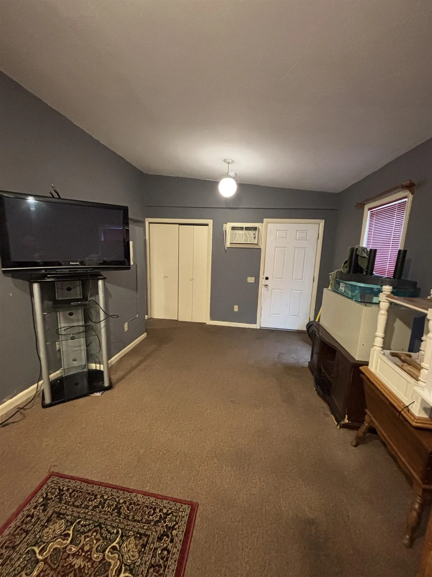 14 Dufort Street Manchester NH 03104-5028