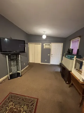 14 Dufort Street Manchester NH 03104-5028