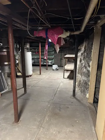 14 Dufort Street Manchester NH 03104-5028