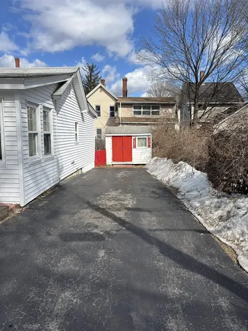 14 Dufort Street Manchester NH 03104-5028