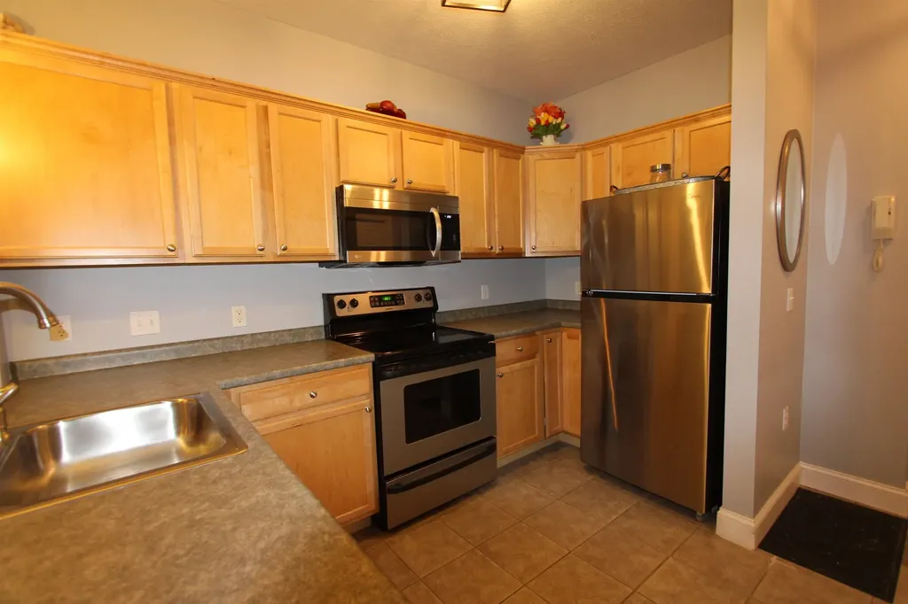 10 Kellogg Road Essex VT 05452