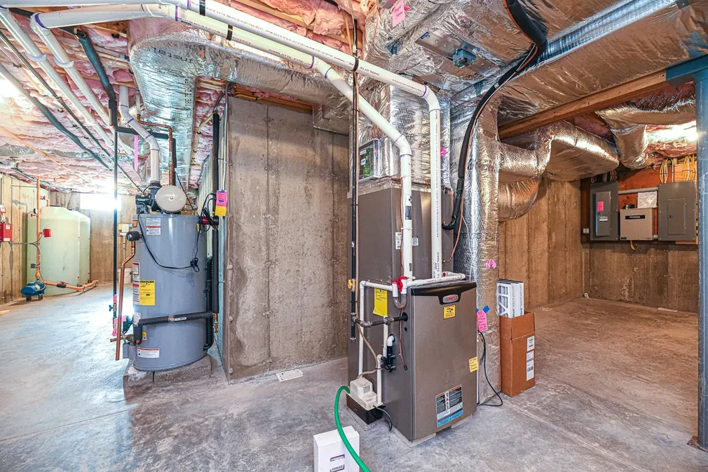 86 Hall Farm Road New London NH 03257