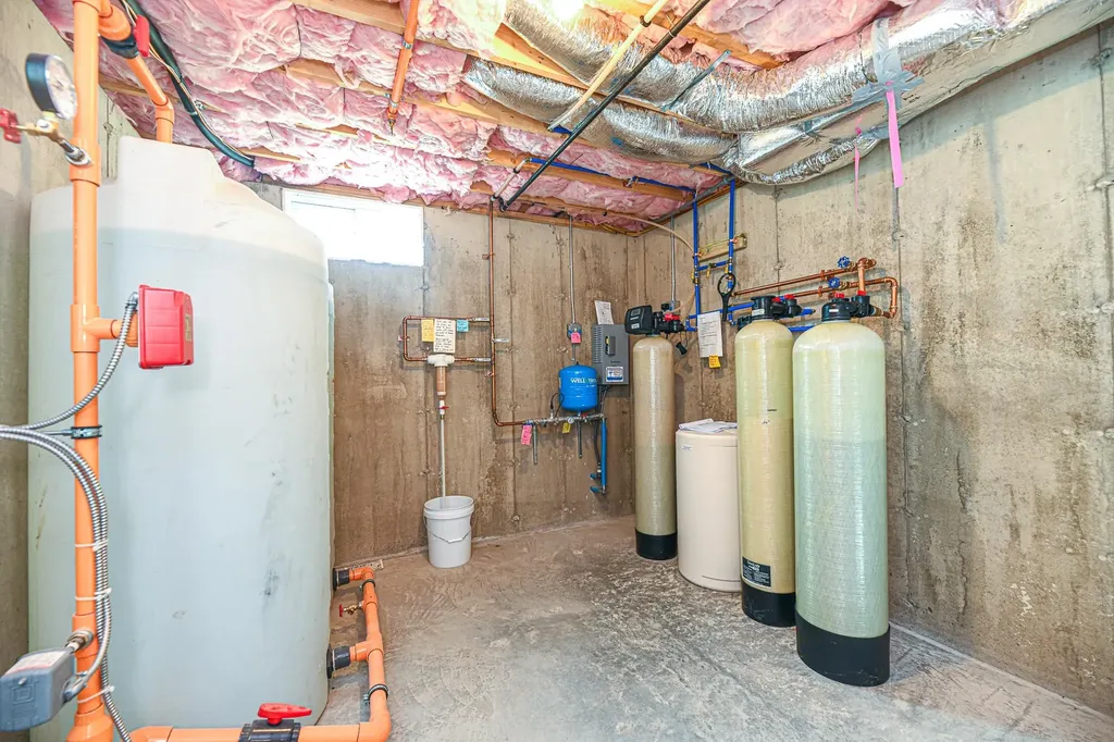 86 Hall Farm Road New London NH 03257