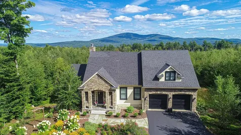 86 Hall Farm Road New London NH 03257