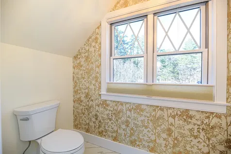 86 Hall Farm Road New London NH 03257