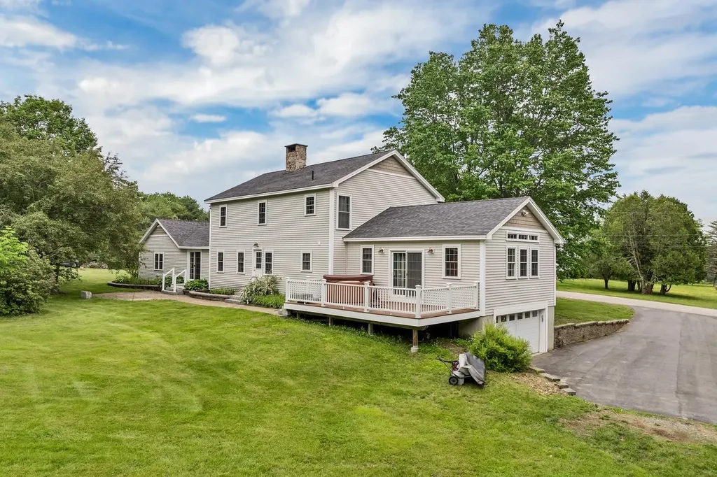 26 Hilltop Drive Wakefield NH 03872