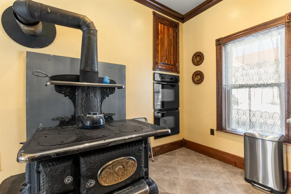 44 Middle Street Lancaster NH 03584