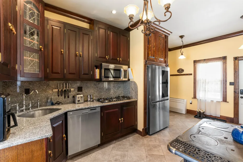 44 Middle Street Lancaster NH 03584