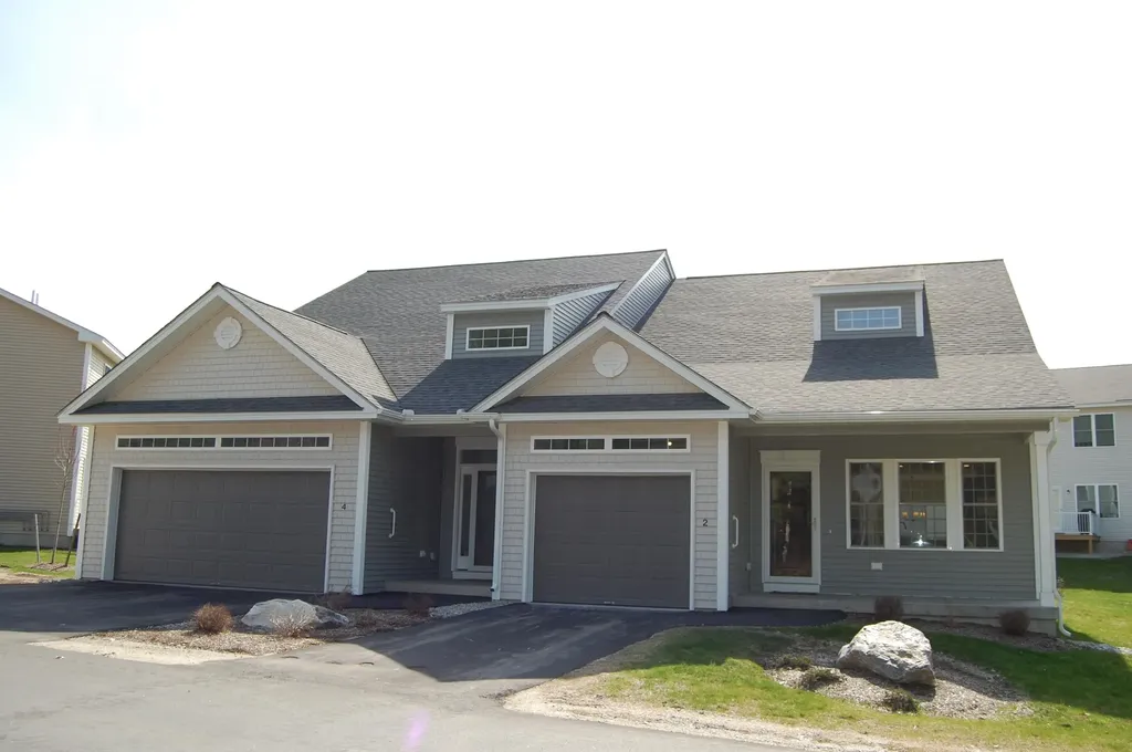 2 Chesterfield Lane Londonderry NH 03053