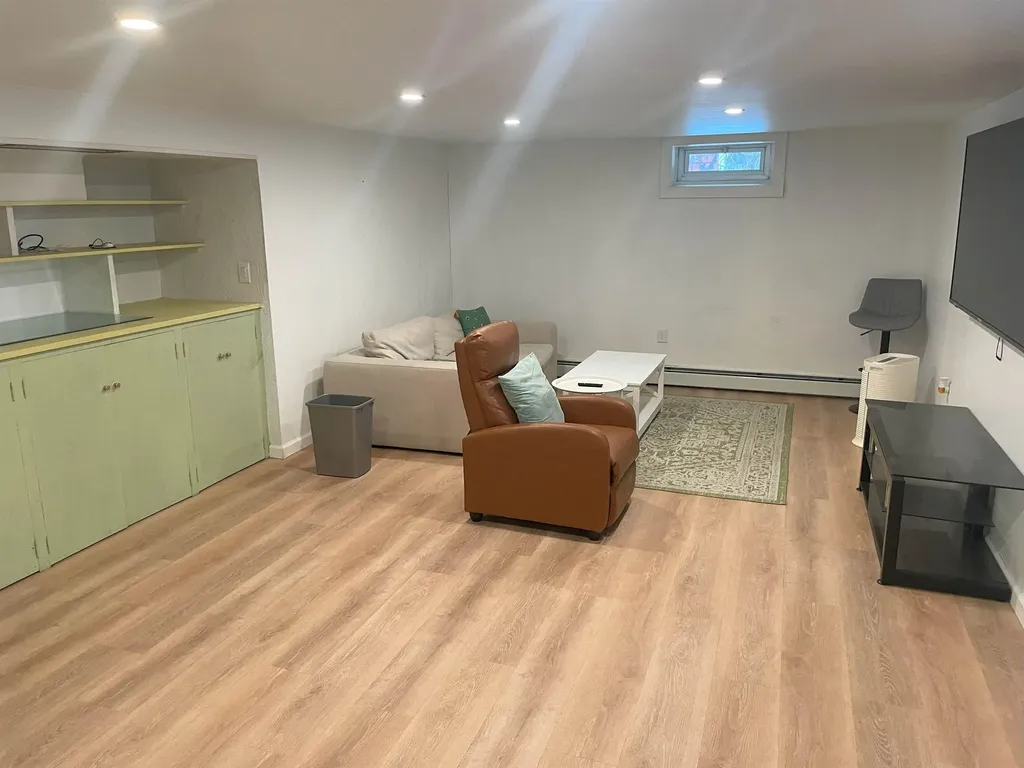 87 Shore Road Burlington VT 05408