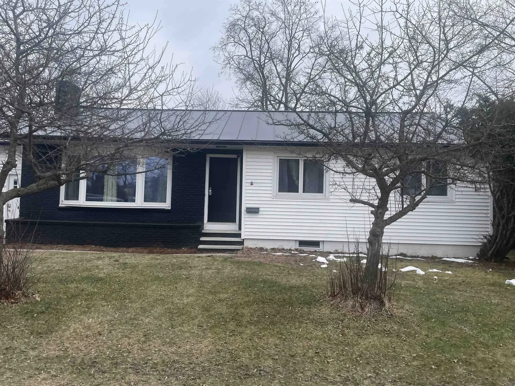 87 Shore Road Burlington VT 05408