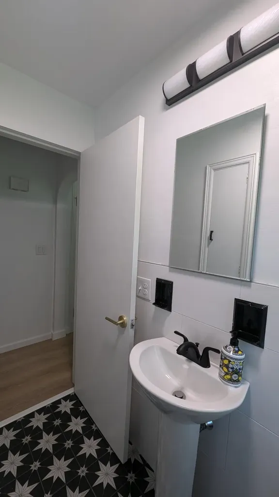 87 Shore Road Burlington VT 05408