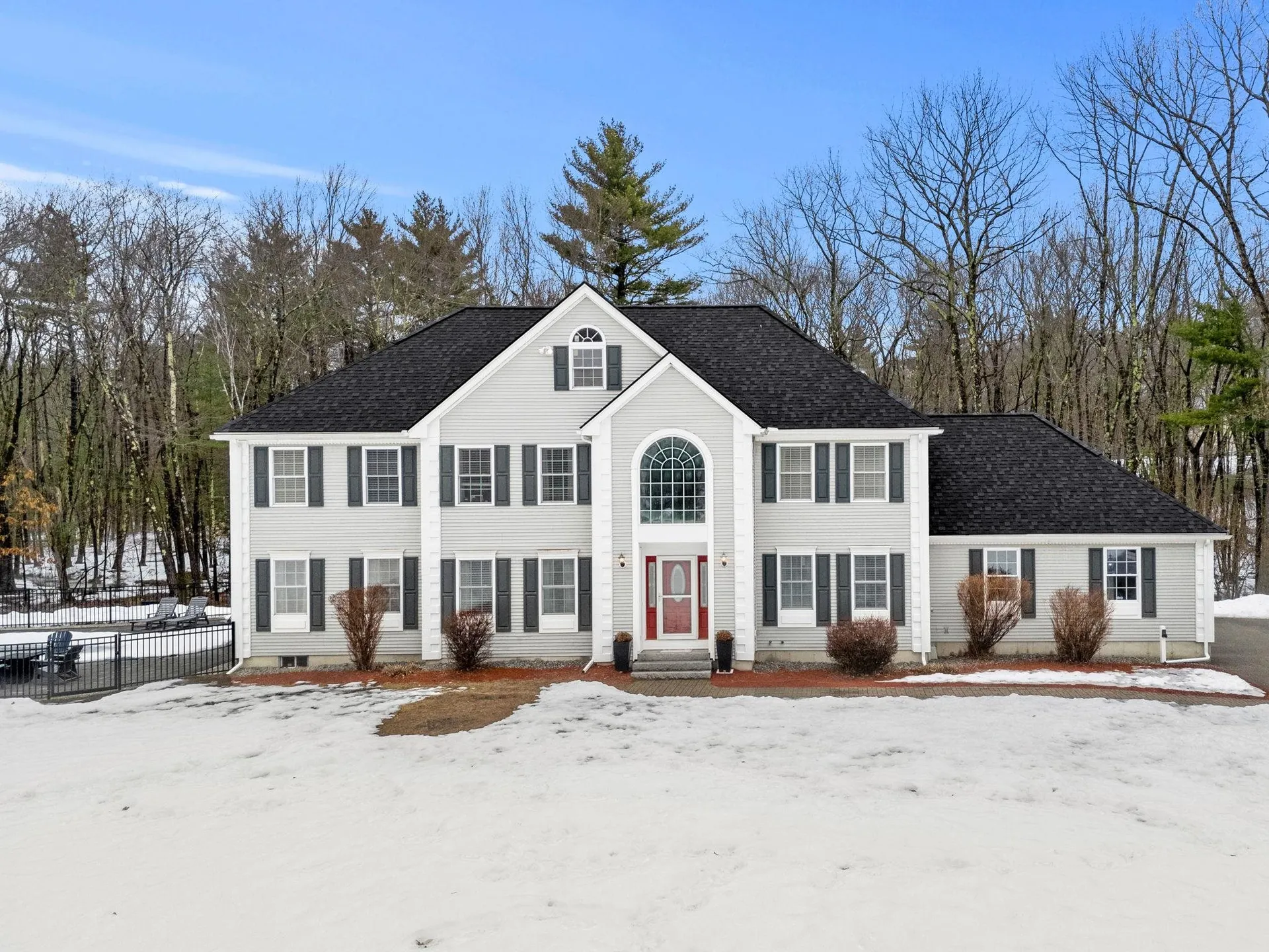 8 Felicia Drive Newton NH 03858