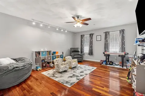 8 Felicia Drive Newton NH 03858