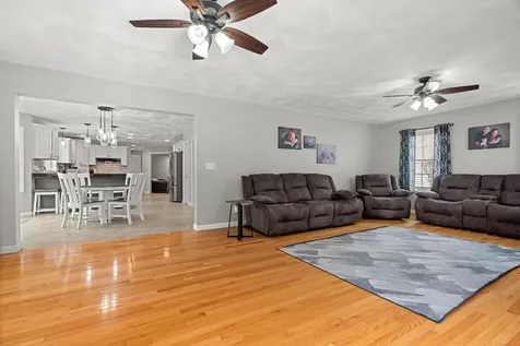 8 Felicia Drive Newton NH 03858