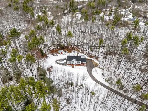 8 Felicia Drive Newton NH 03858