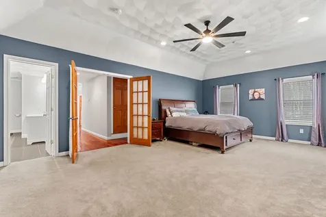 8 Felicia Drive Newton NH 03858