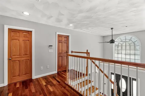 8 Felicia Drive Newton NH 03858