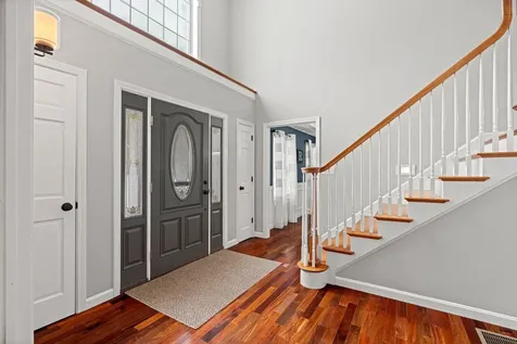 8 Felicia Drive Newton NH 03858