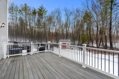 8 Felicia Drive Newton NH 03858