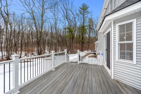 8 Felicia Drive Newton NH 03858