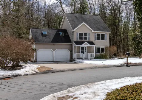 12 Delaney Way Salem NH 03079