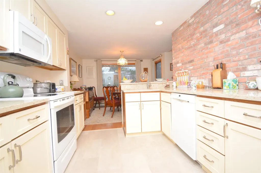 34 Barn Owl Overlook Grantham NH 03753