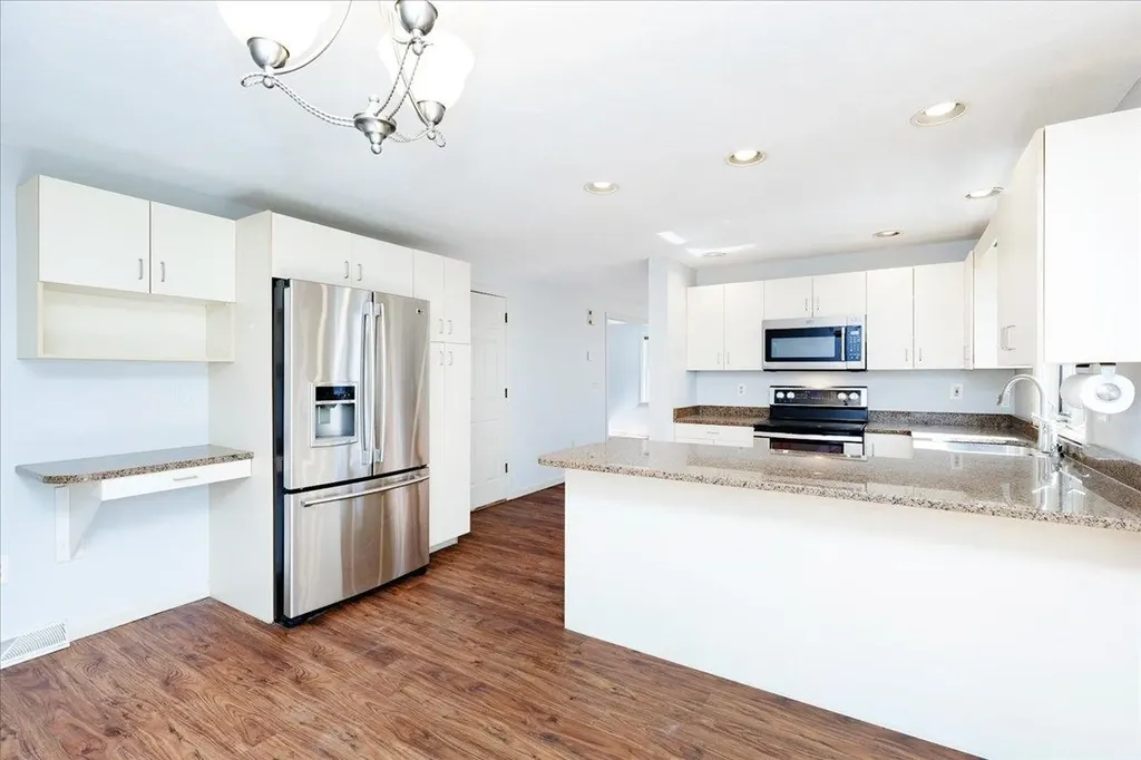 411 Elk Run Road Hudson NH 03051