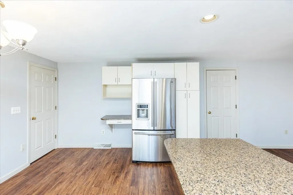 411 Elk Run Road Hudson NH 03051