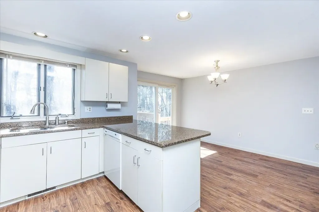 411 Elk Run Road Hudson NH 03051