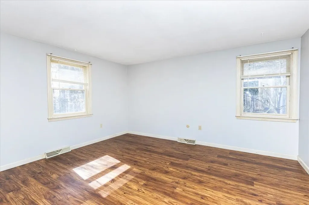 411 Elk Run Road Hudson NH 03051