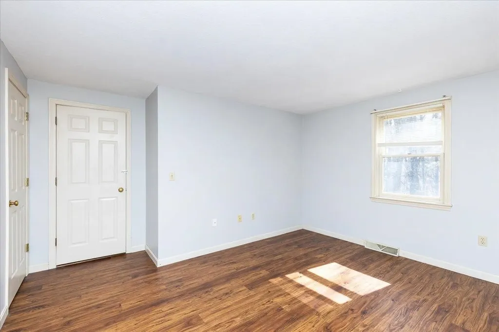 411 Elk Run Road Hudson NH 03051