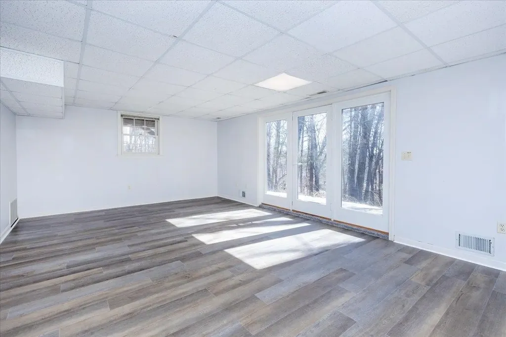 411 Elk Run Road Hudson NH 03051