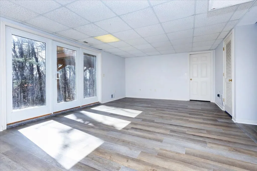 411 Elk Run Road Hudson NH 03051