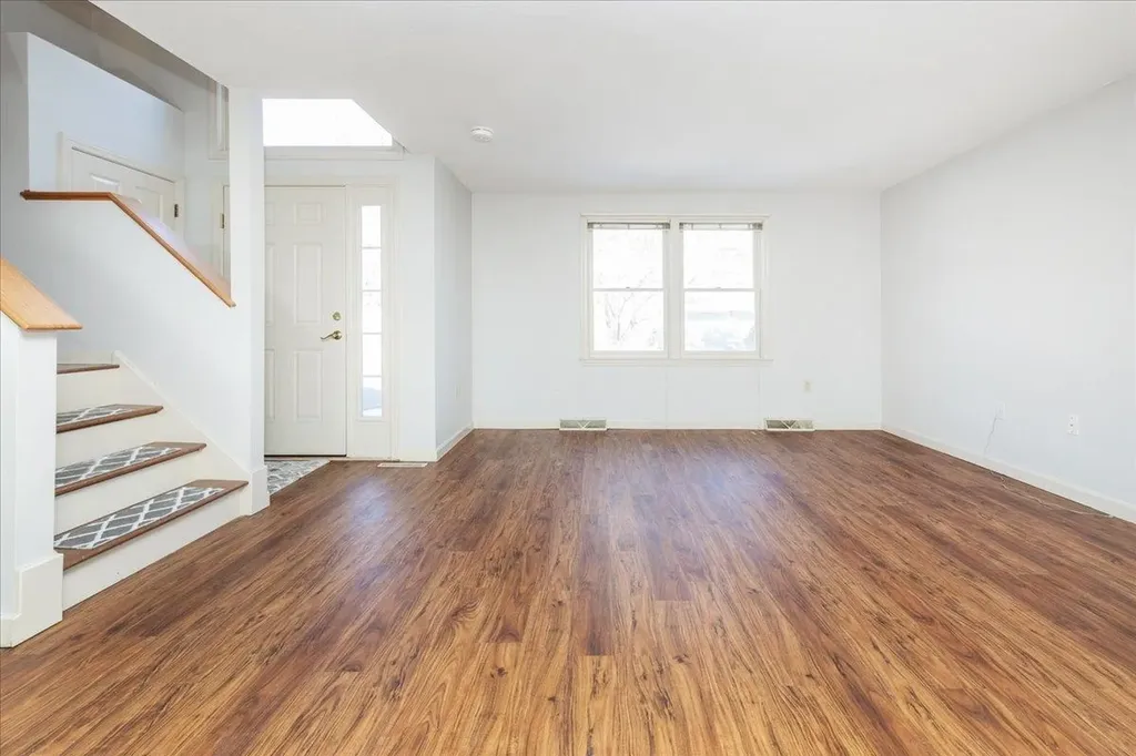 411 Elk Run Road Hudson NH 03051