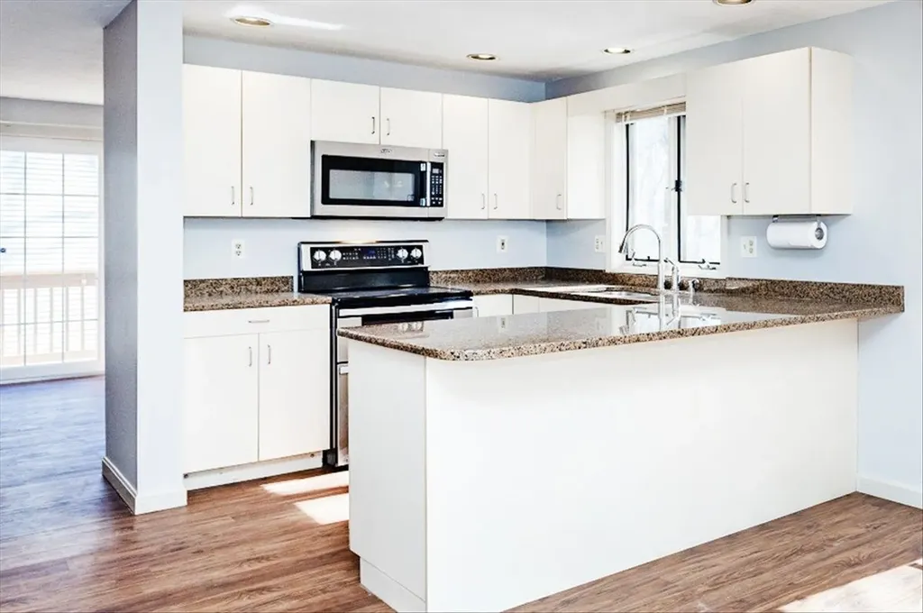 411 Elk Run Road Hudson NH 03051